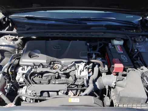Used 2018 Toyota Camry LE FWD image 21
