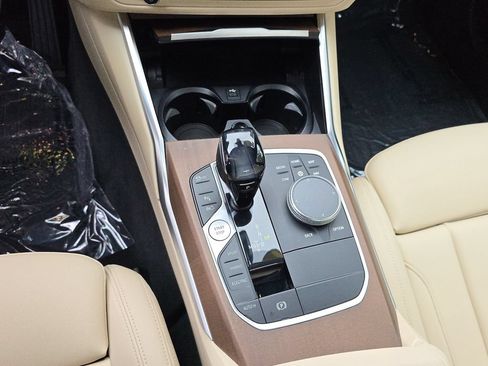 Used 2021 BMW 330e w/ Convenience Package RWD image 29