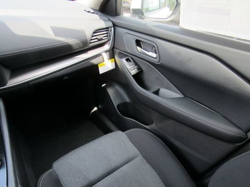 New 2026 Nissan Rogue SV FWD image 19