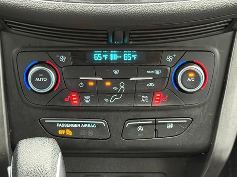 Used 2019 Ford Escape SE FWD image 21