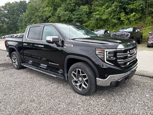 Used 2023 GMC Sierra 1500 SLT w/ SLT Premium Plus Package AWD/4WD image 7