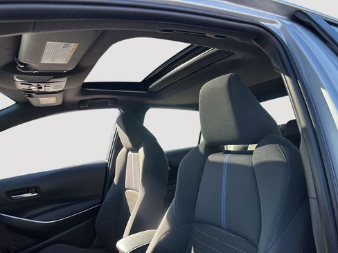 Used 2020 Toyota Corolla SE w/ SE Premium Package image 39