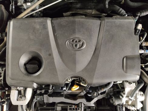 Used 2021 Toyota Camry LE image 30