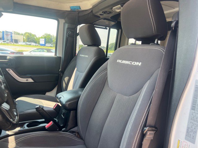 Used 2018 Jeep Wrangler Unlimited Rubicon w/ Connectivity Group AWD/4WD image 19