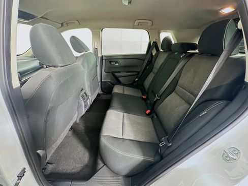Used 2024 Nissan Rogue SV FWD image 26