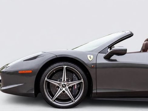 Used 2013 Ferrari 458 Spider RWD image 28