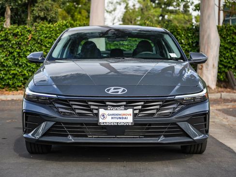 New 2026 Hyundai Elantra Limited FWD image 4