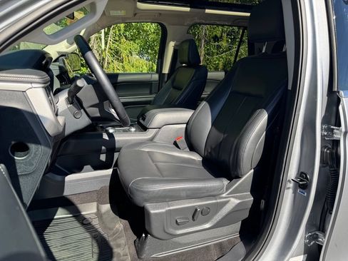 Used 2022 Ford Expedition XLT AWD/4WD image 10