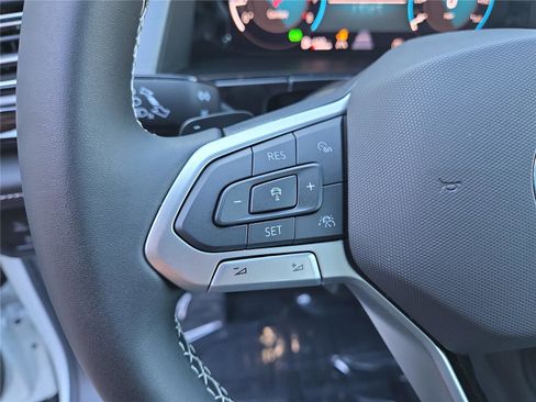 New 2026 Volkswagen Atlas Cross Sport SE image 18