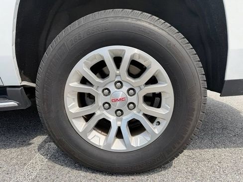 Used 2019 GMC Yukon XL SLT w/ Open Road Package AWD/4WD image 24