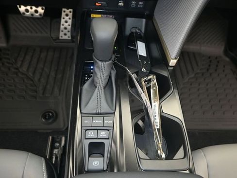 Used 2026 Toyota Camry SE image 8