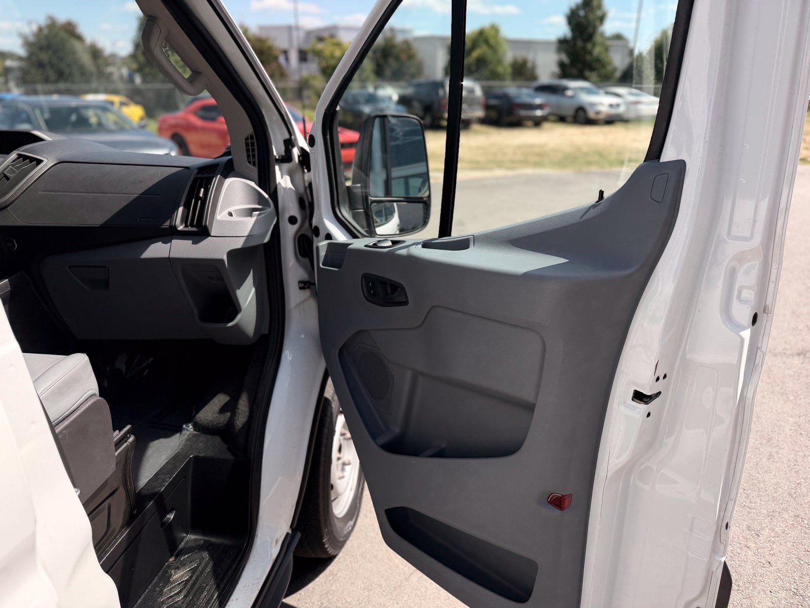 Used 2016 Ford Transit 150 XL RWD image 19