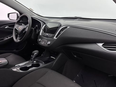 Used 2023 Chevrolet Malibu LT FWD image 33