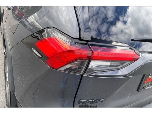 Used 2024 Toyota RAV4 XLE AWD/4WD image 30