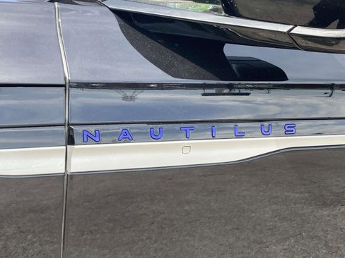 Certified 2024 Lincoln Nautilus Reserve w/ Equipment Group 202A AWD/4WD image 10