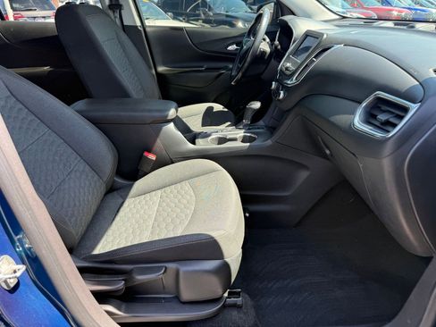 Used 2020 Chevrolet Equinox LT w/ Driver Convenience Package AWD/4WD image 32