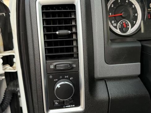 Used 2019 RAM 1500 Classic SLT image 12