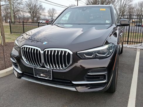 Used 2023 BMW X5 xDrive40i w/ Premium Package image 4