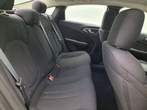 Used 2015 Chrysler 200 Limited FWD image 19