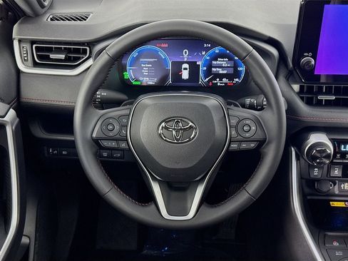 Used 2025 Toyota RAV4 XSE AWD/4WD image 38