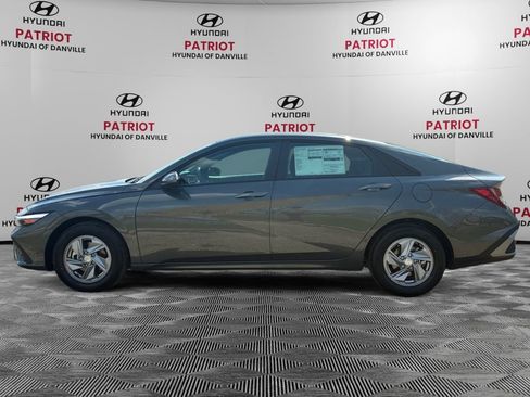 New 2026 Hyundai Elantra SE image 6