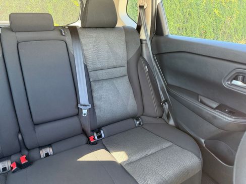 Used 2025 Nissan Rogue SV FWD image 39
