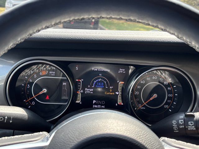 Used 2022 Jeep Wrangler Unlimited Sahara w/ Cold Weather Group AWD/4WD image 25
