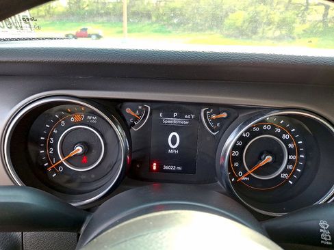 Used 2023 Jeep Wrangler Unlimited Sport AWD/4WD image 13