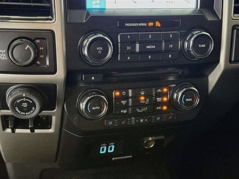Used 2017 Ford F150 Lariat w/ Max Trailer Tow Package AWD/4WD image 17