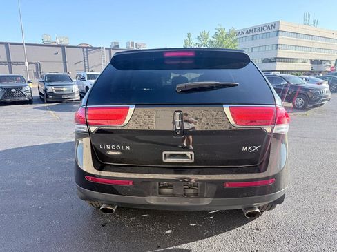 Used 2013 Lincoln MKX FWD image 4