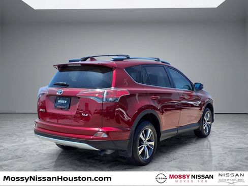 Used 2018 Toyota RAV4 XLE FWD image 7