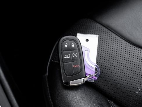 Used 2022 Jeep Cherokee Limited image 71