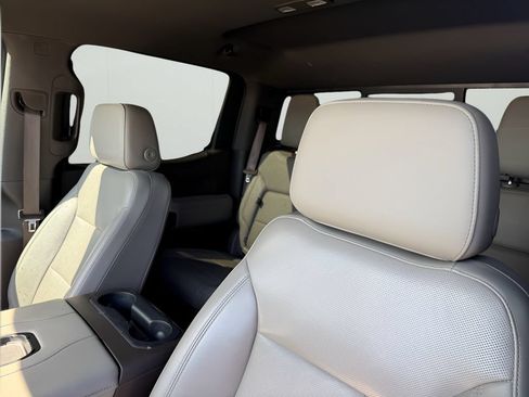 Used 2019 GMC Sierra 1500 SLT AWD/4WD image 4