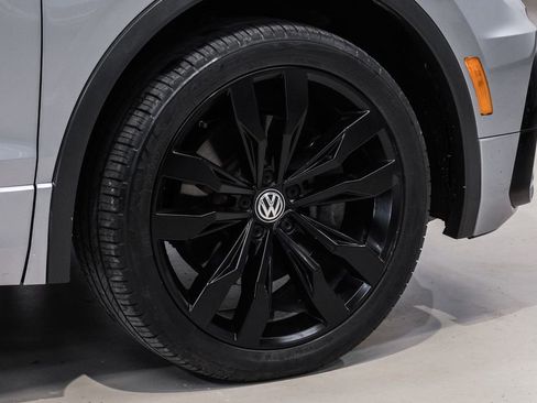 Used 2020 Volkswagen Tiguan SE R-Line image 55