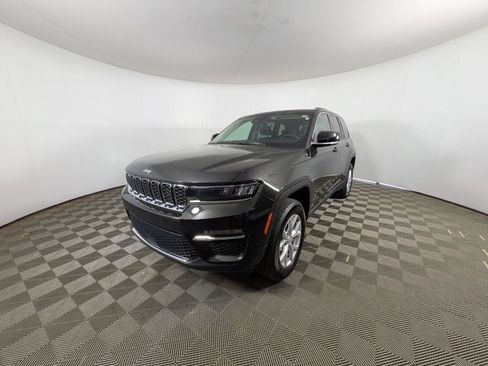 Used 2024 Jeep Grand Cherokee Limited AWD/4WD image 32