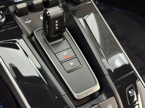 Used 2025 Porsche 911 Carrera image 32