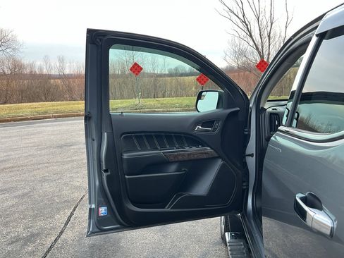 Used 2021 GMC Canyon Denali image 10