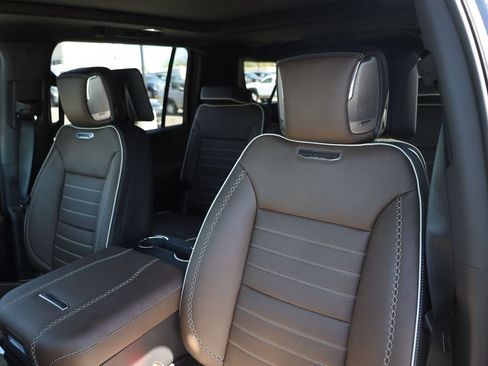 New 2026 GMC Yukon XL Denali Ultimate AWD/4WD image 17