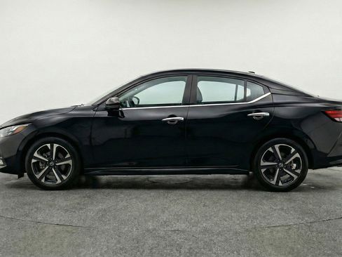 Used 2025 Nissan Sentra SV FWD image 5