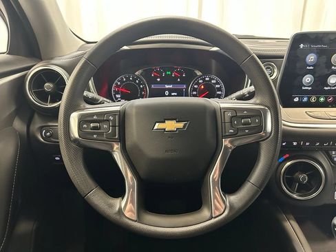 Used 2025 Chevrolet Blazer LT FWD image 9