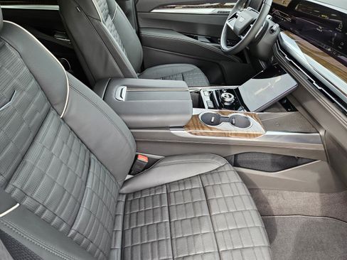 New 2026 Cadillac Escalade Platinum Sport w/ LPO, ONYX Package image 10