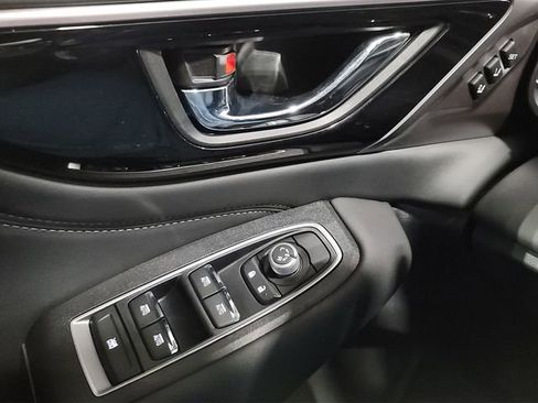 Used 2025 Subaru Outback Limited AWD/4WD image 18