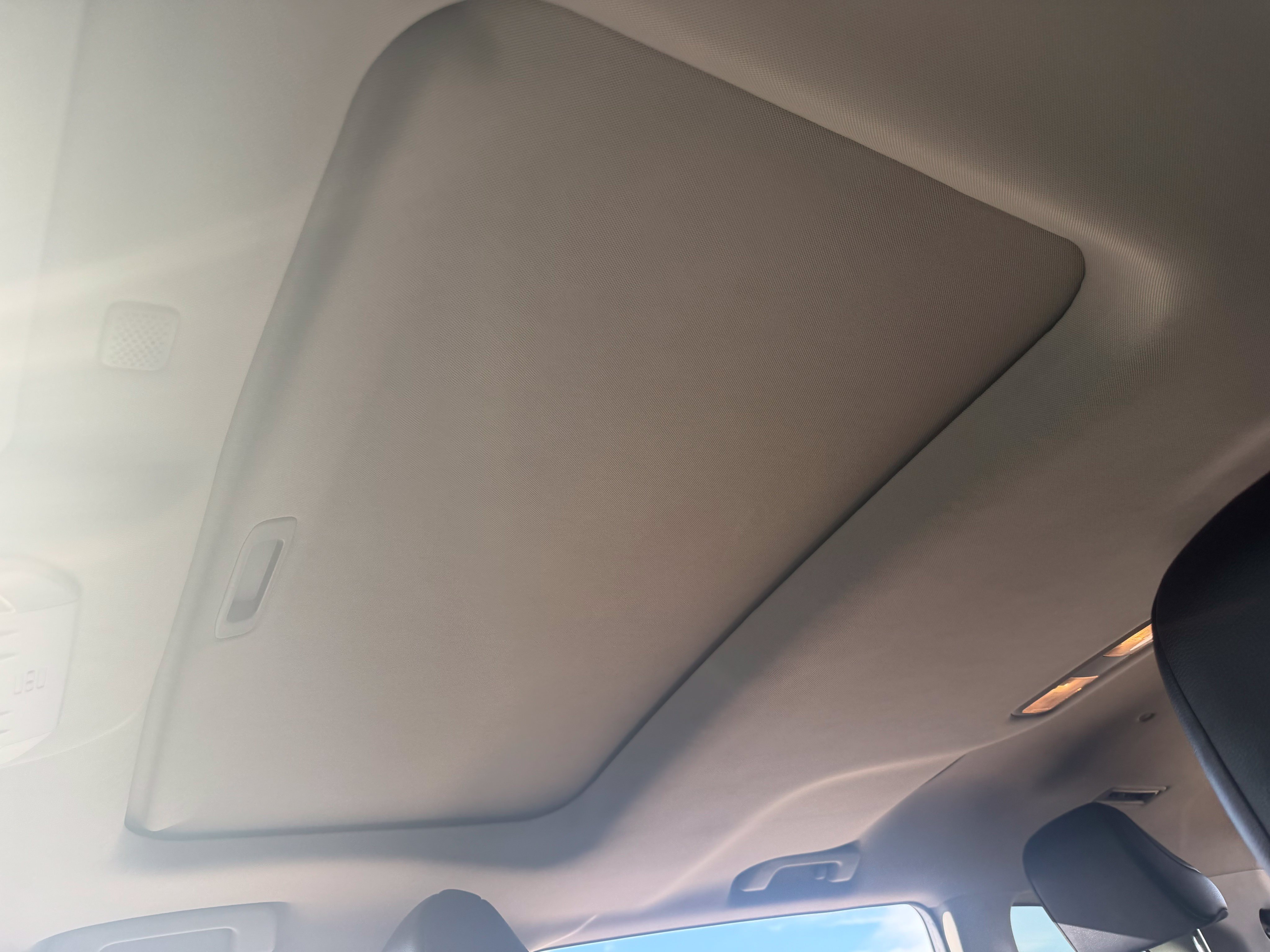 Used 2020 Toyota Highlander XLE FWD image 38