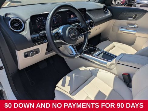 Used 2025 Mercedes-Benz GLA 250 4MATIC image 17