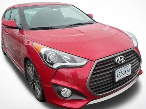 Used 2016 Hyundai Veloster Turbo w/ Option Group 04 FWD image 2