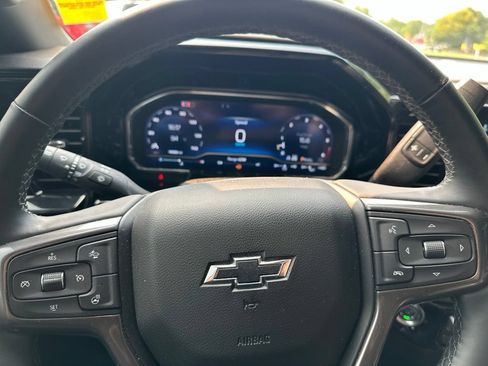 Used 2025 Chevrolet Silverado 2500 ZR2 w/ Technology Package AWD/4WD image 28