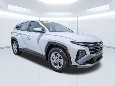Used 2026 Hyundai Tucson SE FWD image 2