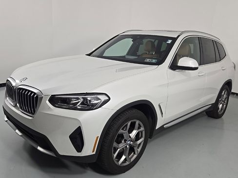 Used 2023 BMW X3 xDrive30i w/ Premium Package image 3