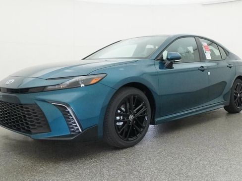 New 2026 Toyota Camry SE image 17