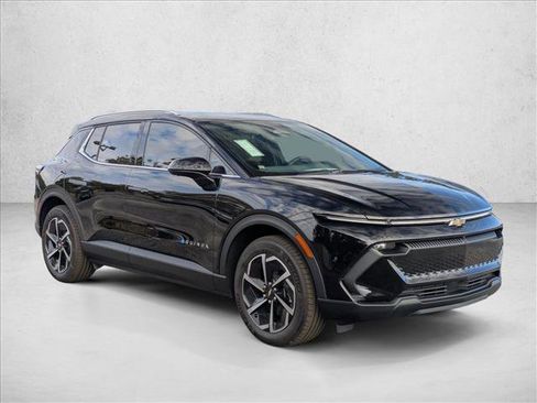 New 2026 Chevrolet Equinox EV LT image 6